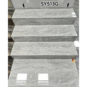 Cầu thang đá hoa cương xám, vân đá nhẹ, bốn bậc, mã SY513G ở góc trái trên.