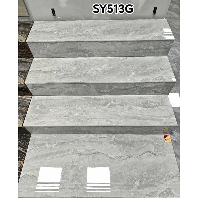 Cầu thang đá hoa cương xám, vân đá nhẹ, bốn bậc, mã SY513G ở góc trái trên.