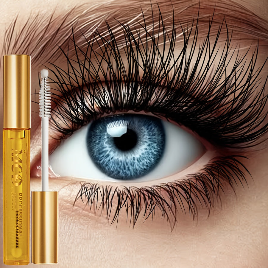 Cận cảnh mắt xanh với hàng mi dài cong, kế bên là cây mascara vỏ vàng.