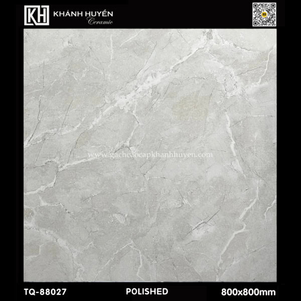Gạch lát nền màu xám nhạt, bóng loáng với vân đá tự nhiên, kích thước 800x800mm.