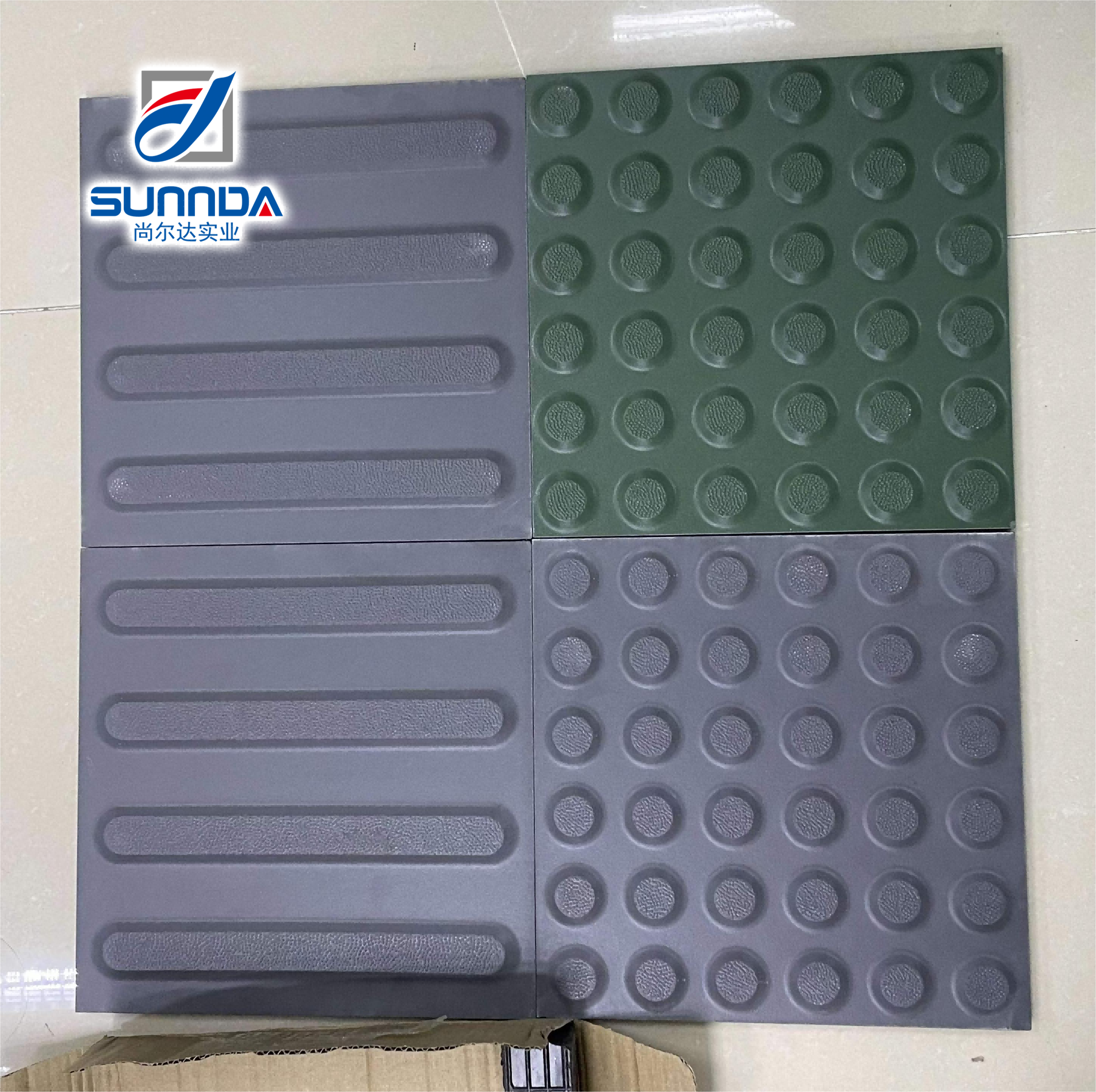 Gạch Sứ Đồng Chất Dẫn Hướng Ngoài Trời Dành Cho Người Khiếm Thị Foshan Tac Tiles, Họa Tiết Chấm Nổi Và Sọc Dẫn Hướng, Màu Thuần