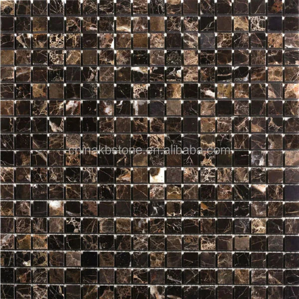 Gạch mosaic nâu đậm, vân trắng, xếp thành ô vuông nhỏ tạo thành họa tiết lưới tinh tế.