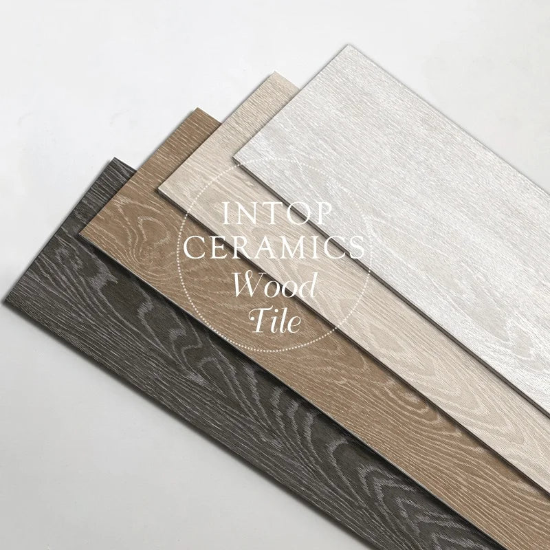 Bốn tấm gạch vân gỗ màu trắng, be, nâu nhạt và xám xếp chồng lên nhau trên nền trắng.
