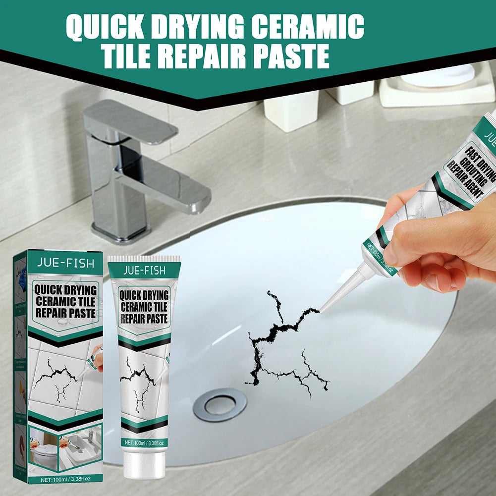 Người dùng dùng keo sửa gạch màu trắng để sửa vết nứt trên bồn rửa sứ.