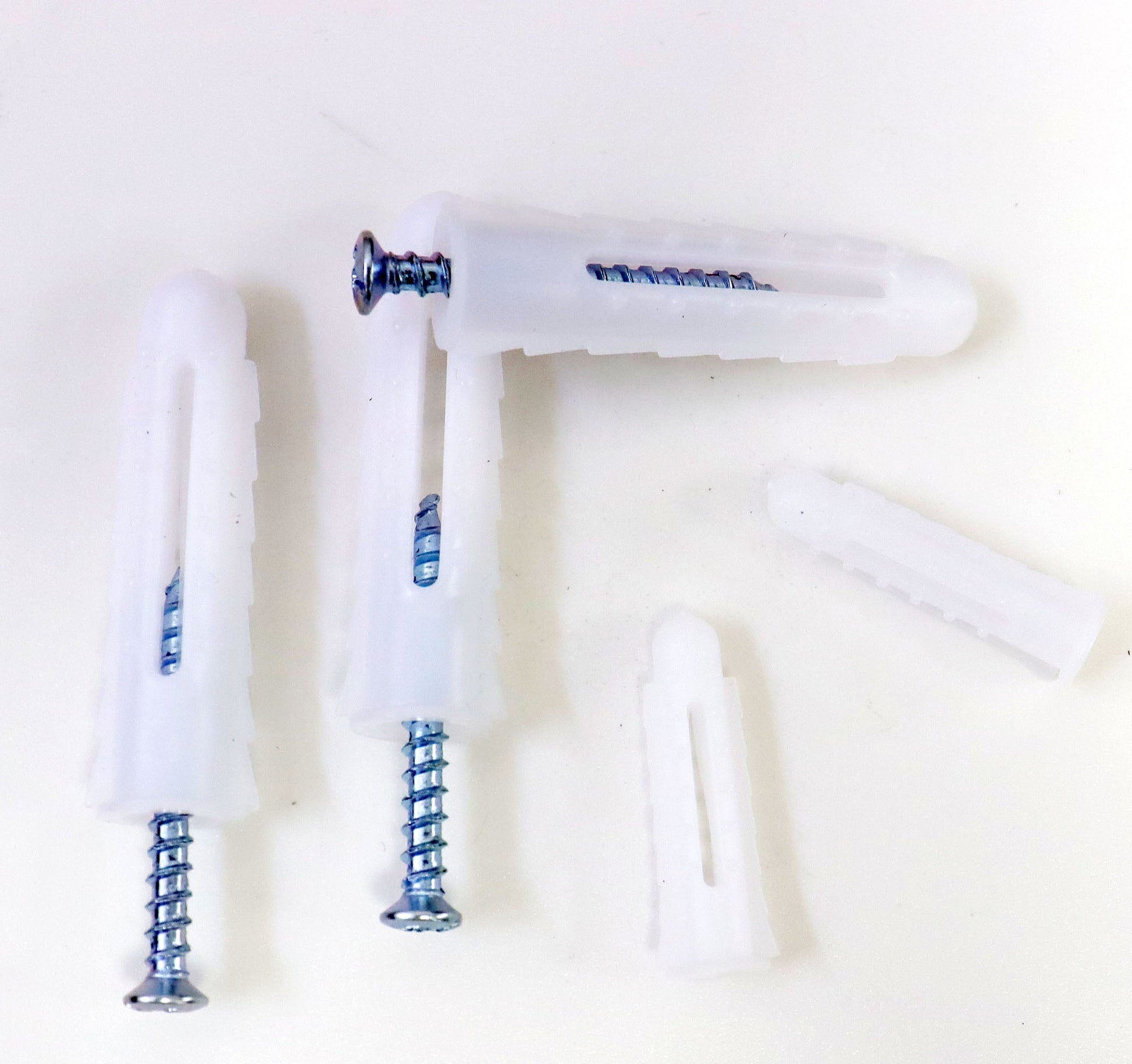 Bu lông nở nhựa nylon chất lượng cao, sản xuất tại Trung Quốc, dùng cho tường thạch cao - Daisan Store
