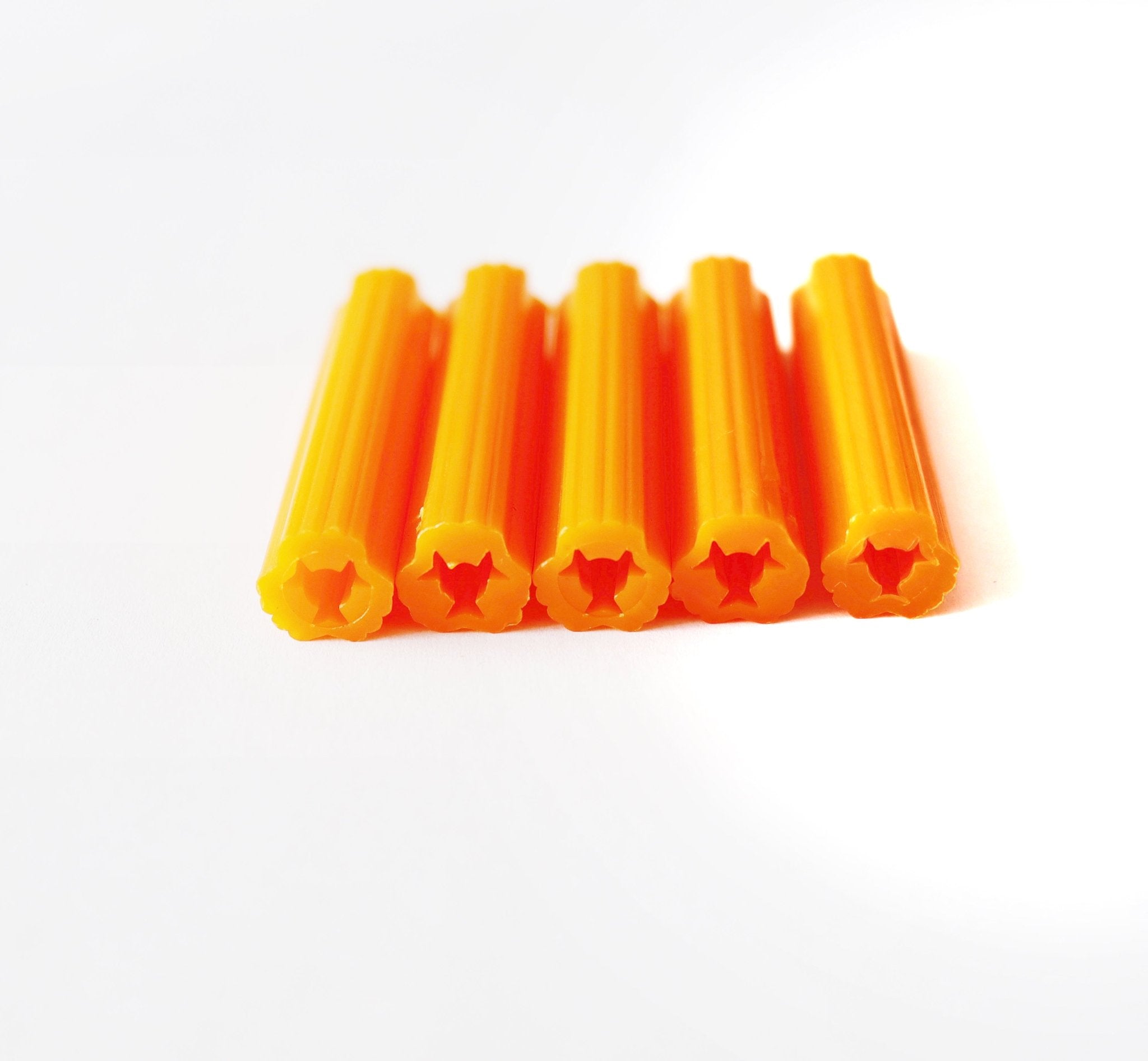 Bu lông nở tường và vít nhựa nylon giá nhà máy - Daisan Store