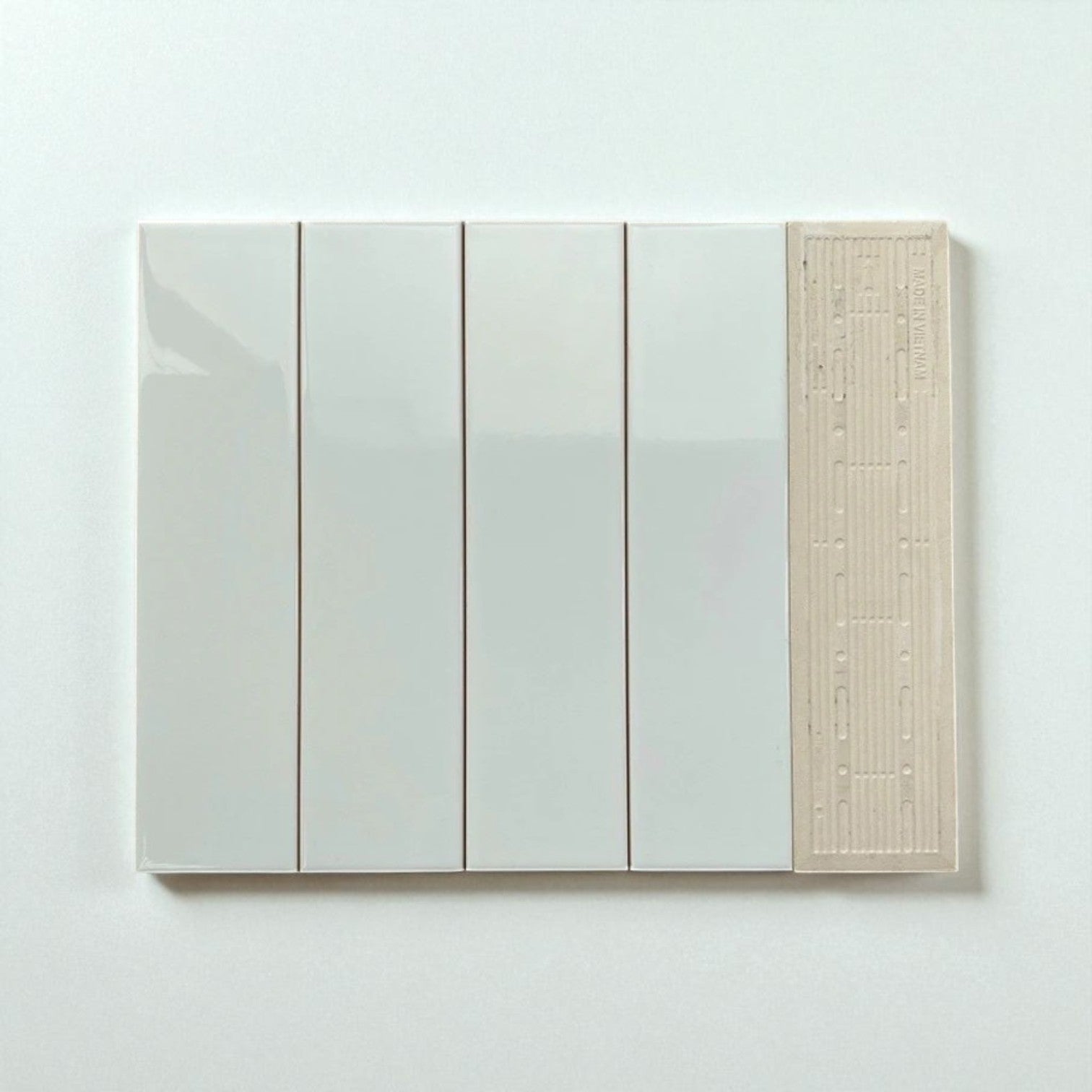 Gạch thẻ cao cấp trắng bóng phẳng KT 75x300mm PSTA75300 - Daisan Store