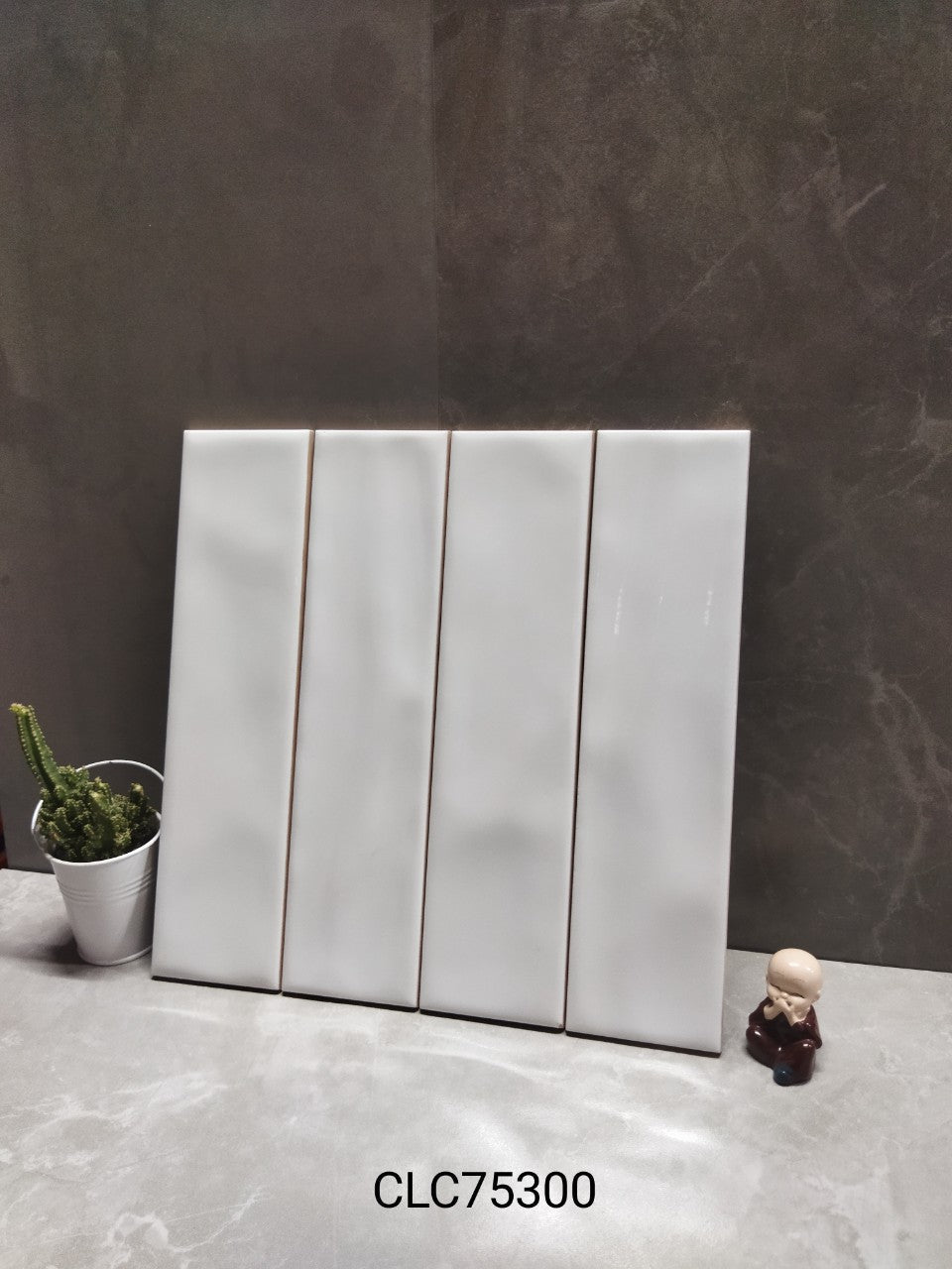 Gạch thẻ Trắng bóng lượn KT 75x300mm CL75300 - Daisan Store