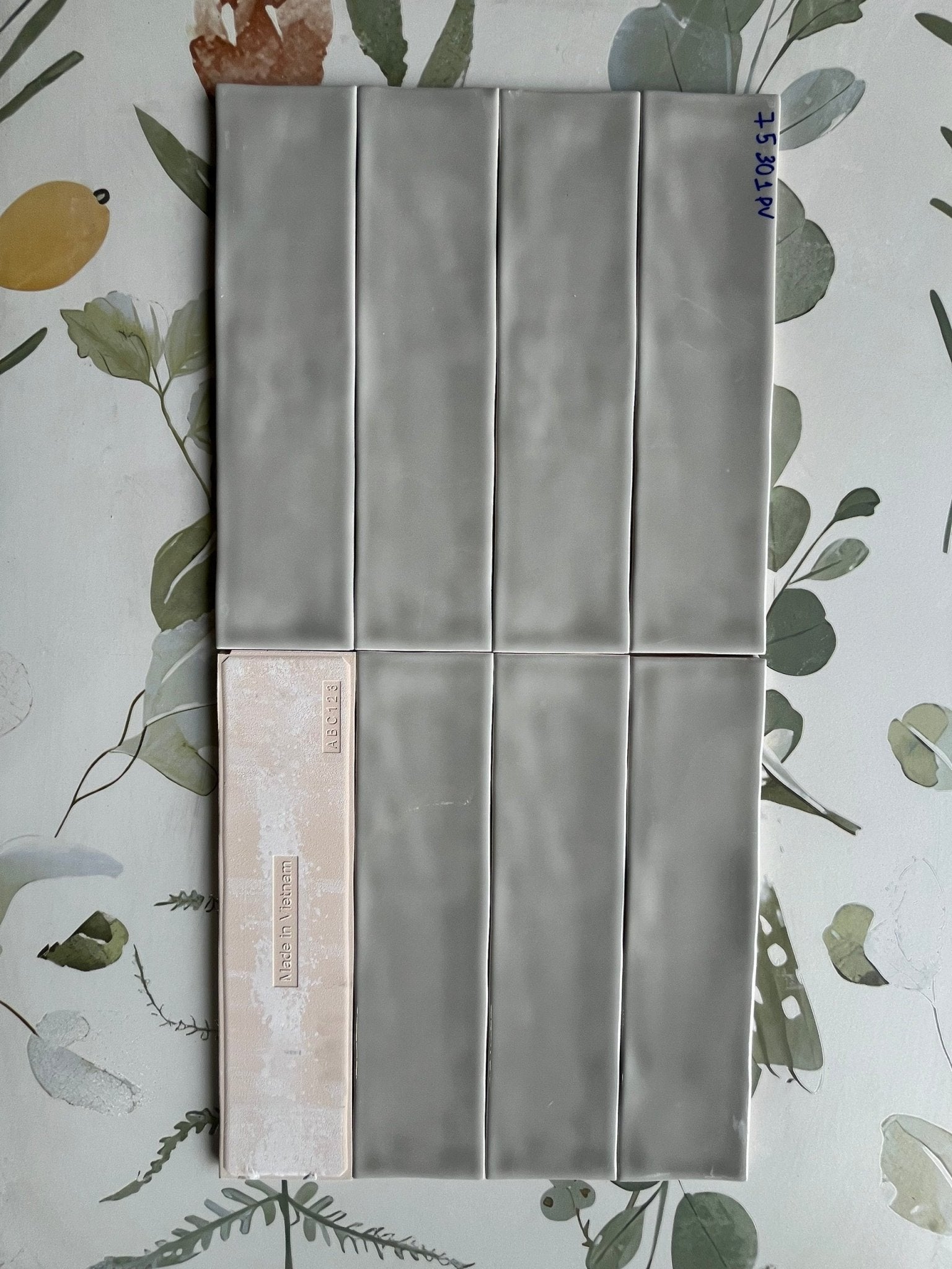 Gạch thẻ Việt Nam KT 75x300 xám bóng lượn loại 1 mã STA75301PV - Daisan Store