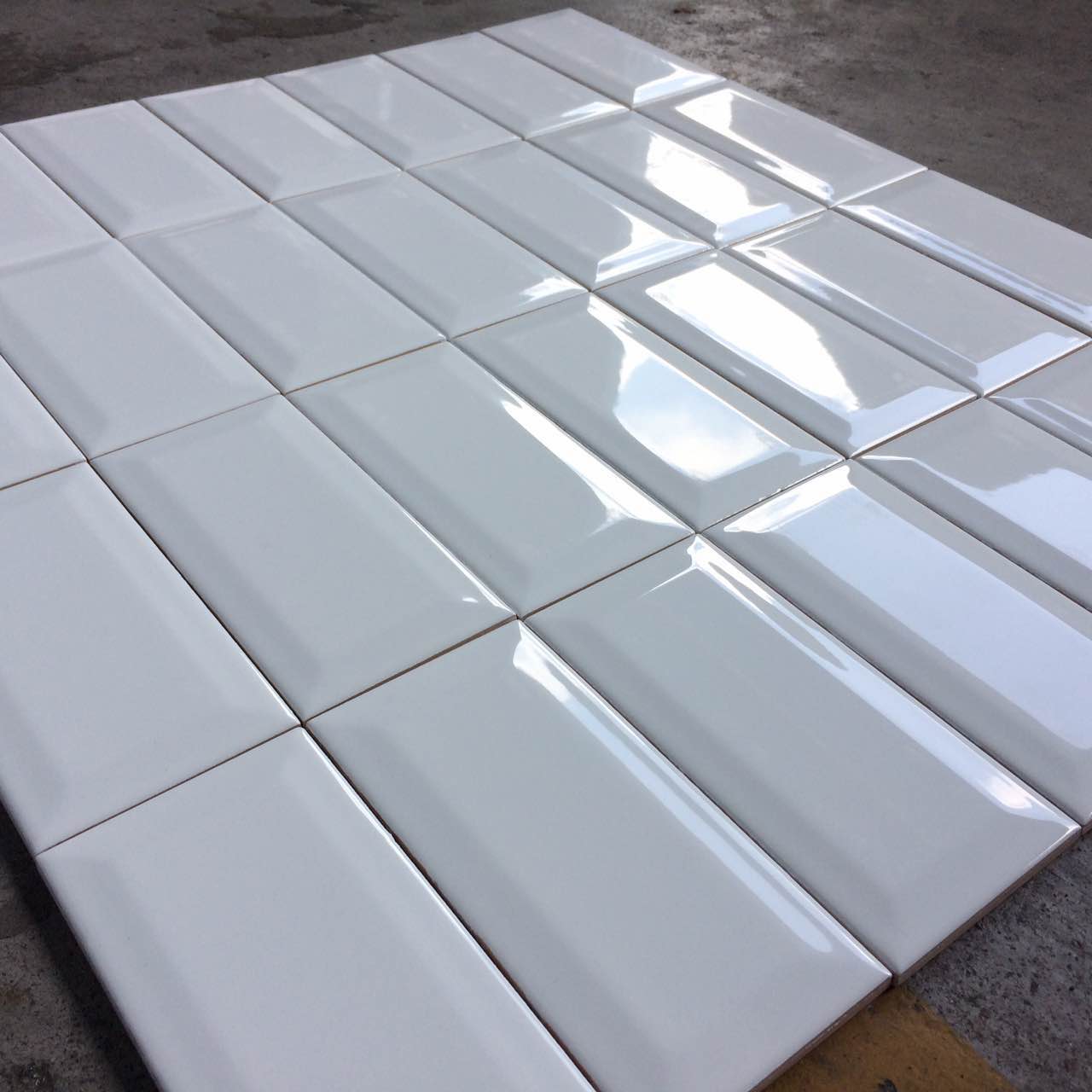 Gạch thẻ VN 75x150mm trắng vát cạnh L1 (75150 - B) - Daisan Store