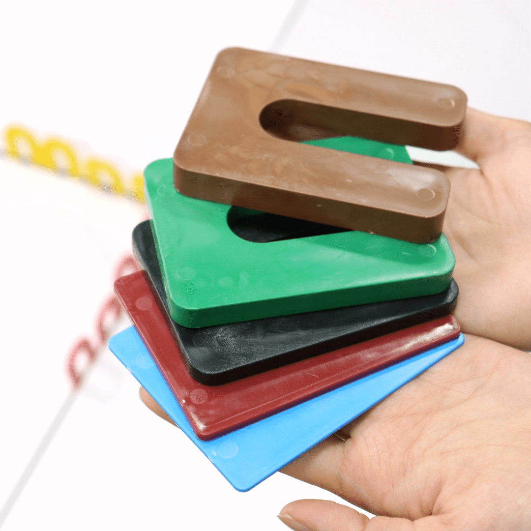 Khoảng cách giầy ngựa nhựa hình chữ U - Daisan Store
