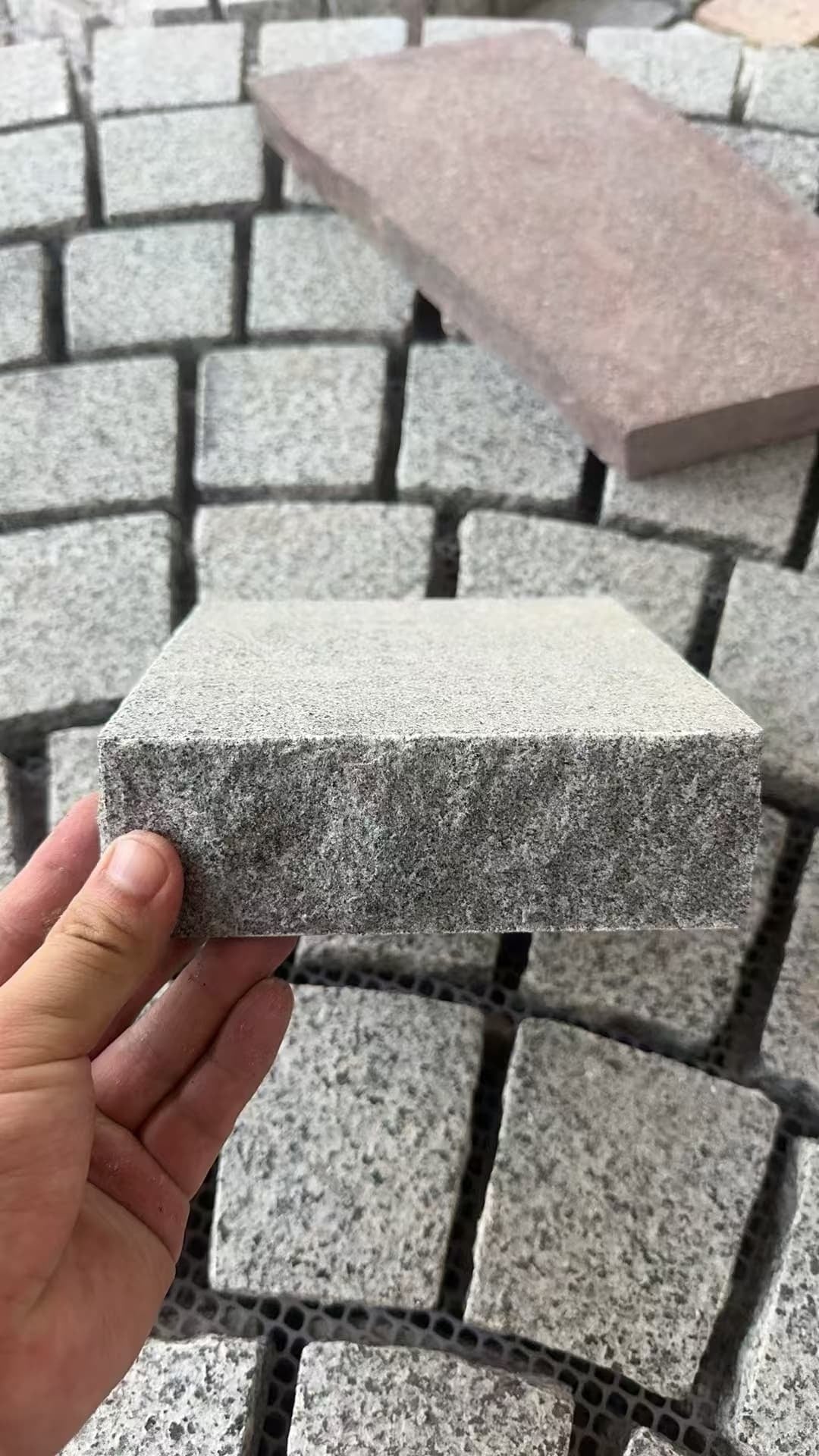 Lát đá granite tròn lưới cứng cho dự án ngoài trời - Daisan Store