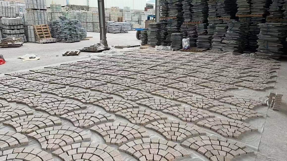 Viên đá lát hình quạt granite xám nhạt bán buôn - Daisan Store