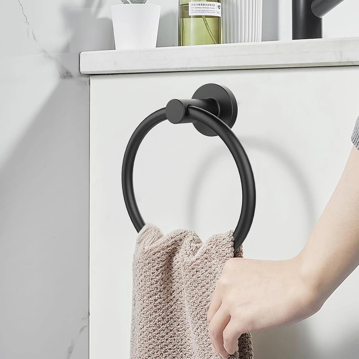 Vòng Treo Khăn Tắm Inox Đen Mờ 304 Chất Lượng Cao - Daisan Store